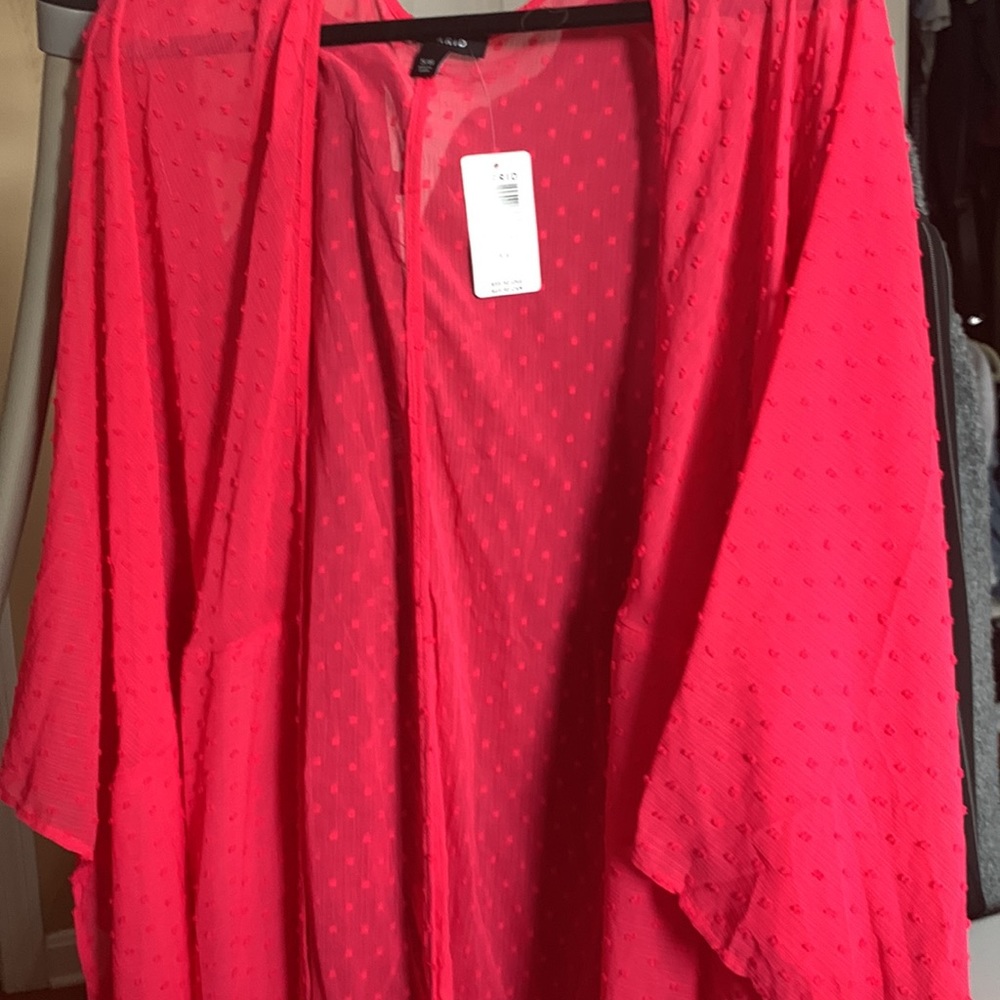 Torrid beautiful cocoon wrap or bathing suit cover. Dotted sheer hot pink 5/6x - Picture 6 of 10